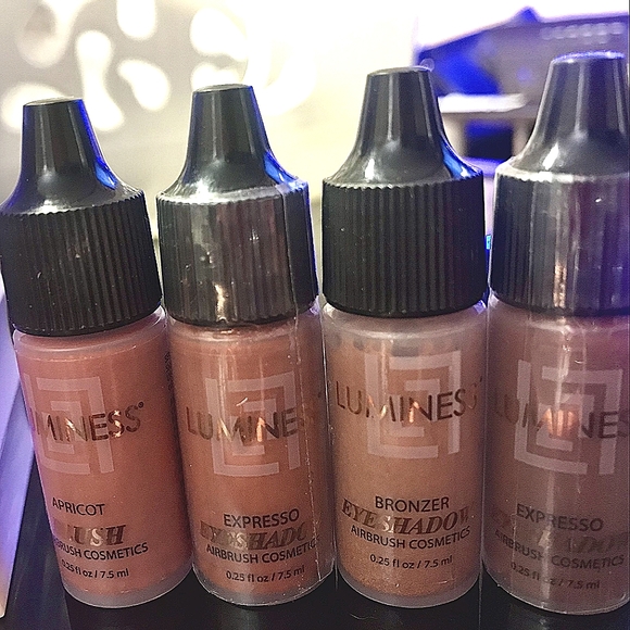 Luminess Airbrush Make-uo Machine + Make Up - Picture 2 of 4